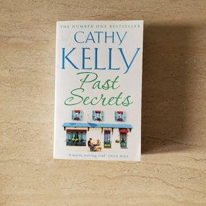 COPY - 💗4 / $20!! Kathy Kelly Novel / Book